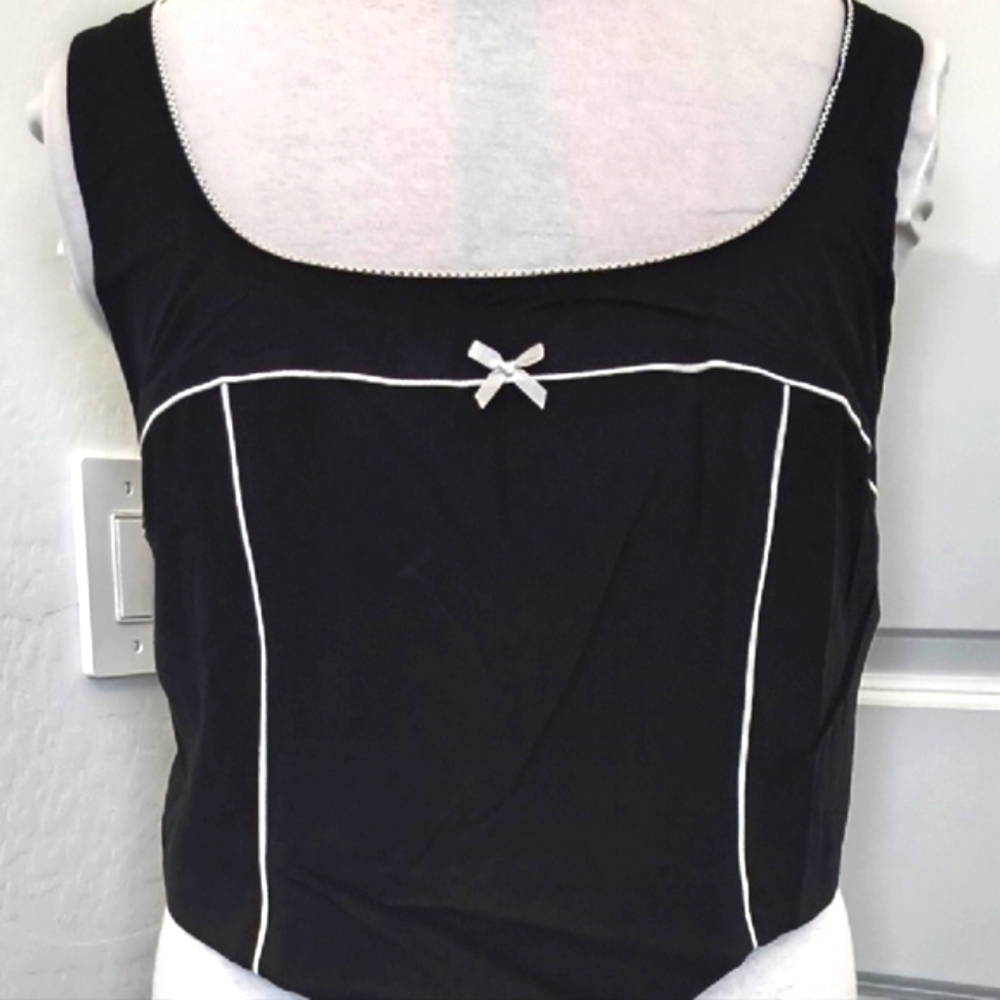 Forever 21 Black Sleeveless Top with White Trim & Bow Size 2X
